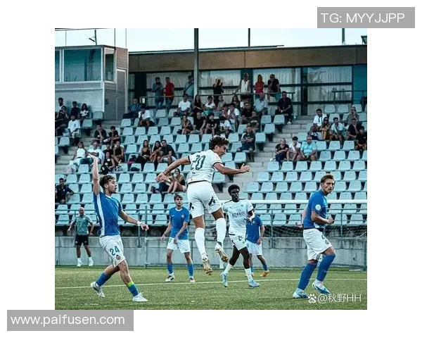 足球明星热衷购买运动鞋背后的故事与品牌选择揭秘