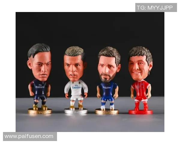 足球明星造型创意车载摆件个性装饰点亮驾驶氛围好礼推荐