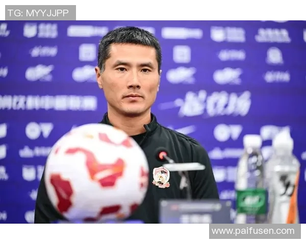 足球球星个人证件揭秘：背后的故事与职业生涯的见证